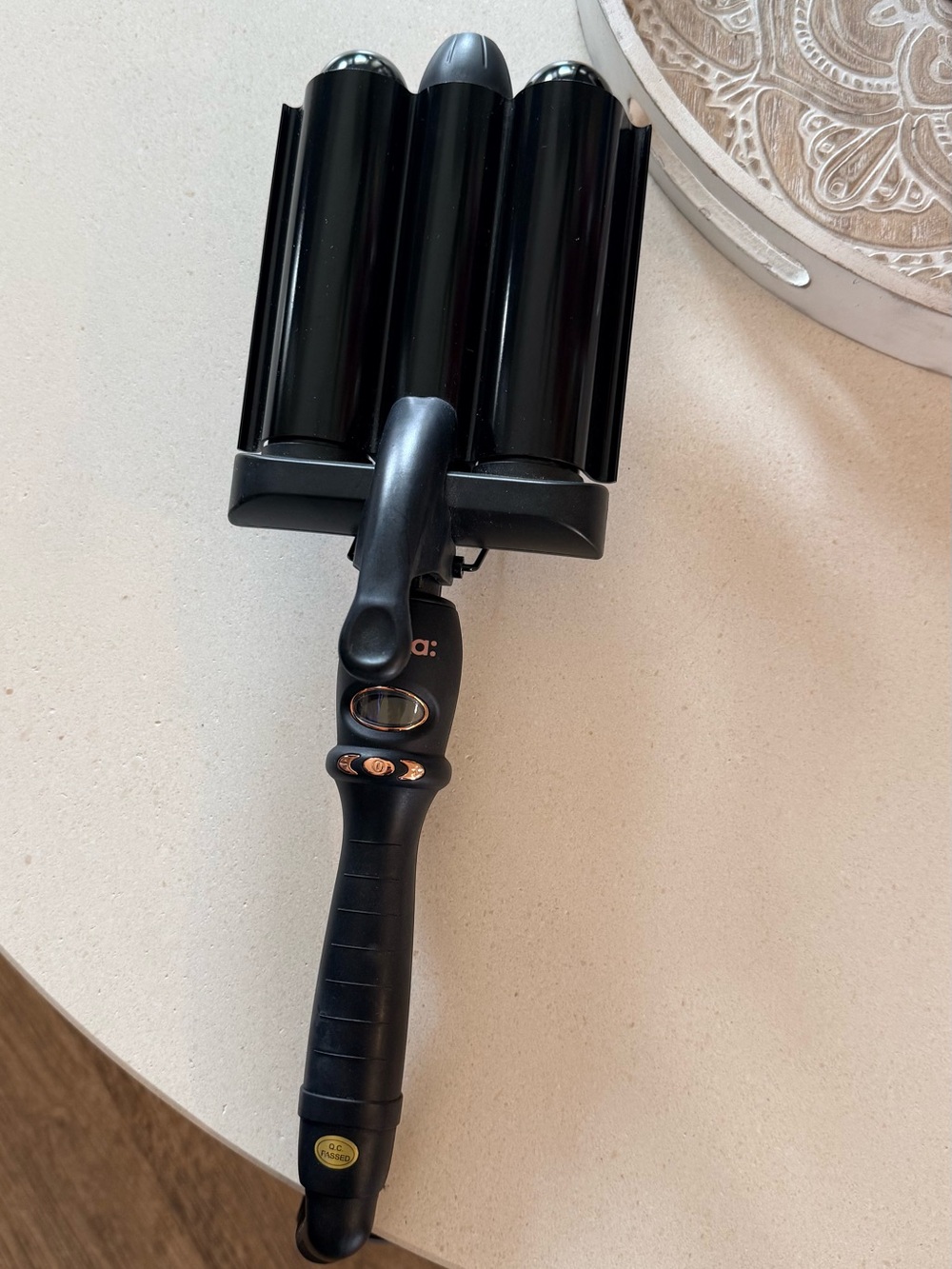 AMIKA Triple Barrel Waver